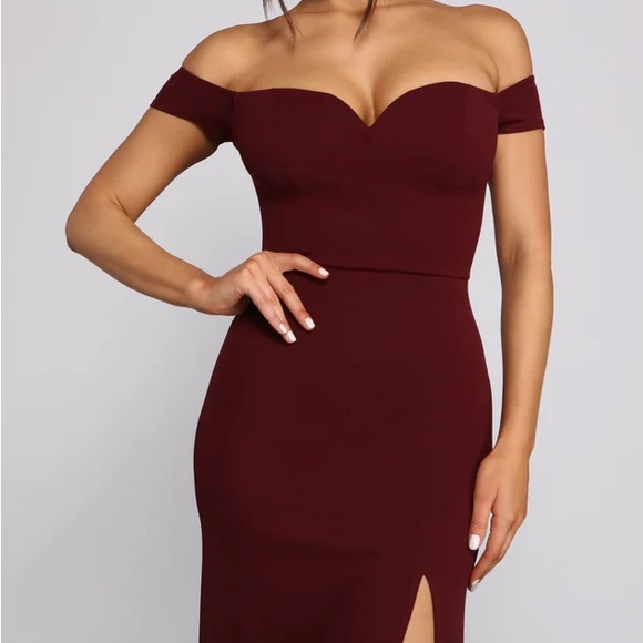 FORMAL HIGH SLIT DRESS - Picture 3 of 3